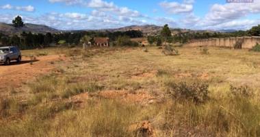 a vendre un magnifique terrain de 1 ha pour résidence secondaire à belanitra ivato