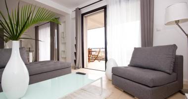 a vendre magnifique avec une vue panoramique  appartement t4  proche du lycée français de tananarive