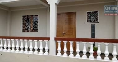 villa f4 à vendre à ambatolampy tsimahafotsy. contact mr jacky