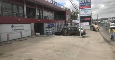 a louer plusieurs bureaux ou commerce à ambohibao sur la route principale d'ivato de 35 à 110 m2