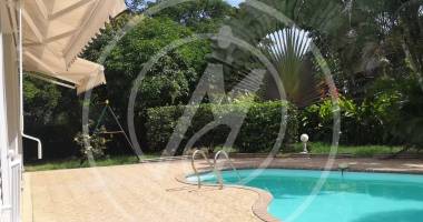a louer villa individuelle meublee  4 chambres baie mahault 2500 €/ mois