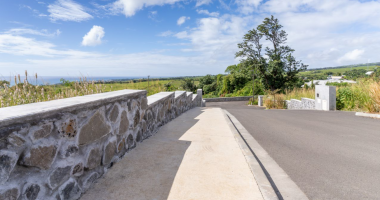 a vendre - parcelle viabilisée de 392m2 dans le lotissement le hameau à beauséjour