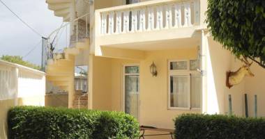 flic en flac location appartement 4 chambres proche des commerces et de la plage