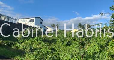 a vendre - un terrain d'environ 1 000 m2 - petite-ile - 317 000 €