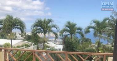 rare a la possession - villa type t5 avec varangue et jardin / piscine et garages – vue imprenable sur la mer