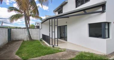 a vendre - maison t4 de 100.54 m2 environ  - saint-pierre - 395 000 €