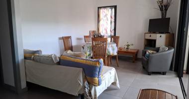 a vendre appartement t2 au centre ville de la possession vendu avec locataire.