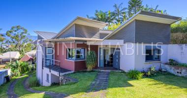 a vendre - villa de type t6  de 248 m2 environ - le tampon - 750 000 € hai.