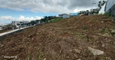 a vendre terrain de 692 m2 environ - saint denis - 472 500 €