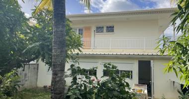a vendre grande maison à la possession (rivière des galets)