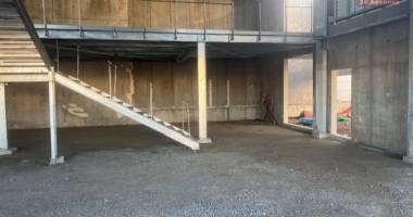 entrepôt neuf zone industriel les sables de 356m2 avec très belle visibilité