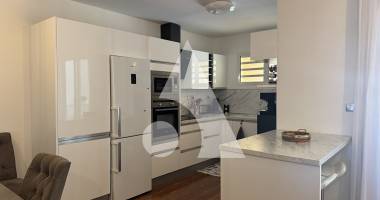 superbe t4 en duplex avec double vue océan & montagne