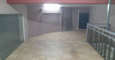 local commercial 180 m2 sur 2 niveaux