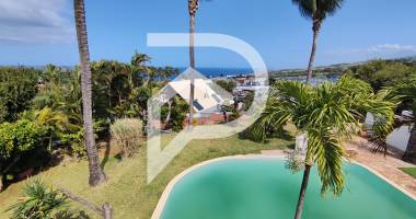 villa avec piscine, vue mer, 134 m2 sur 930m²