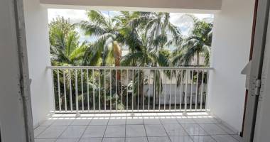 colocation: appartement t4 (3 chambres), 82,95 m2, meublé, saint-pierre (ligne des bambous)