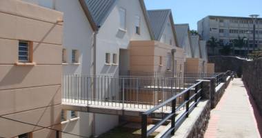 a vendre t3 duplex dans la résidence les huppes de bourbon à la montagne