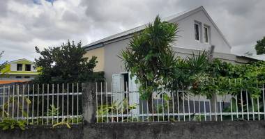 maison sainte suzanne 4 pièce(s) 90 m2  (louée)