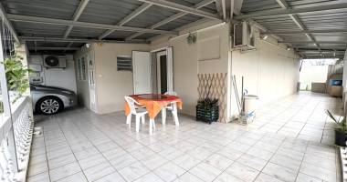 a vendre villa 5 chambres de 120m2 à saint-benoit