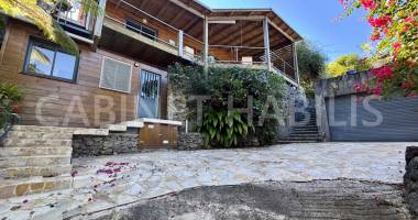 a vendre - villa meublee t3-4 + studio - 188 m2 environ - les avirons - 590 000 €