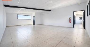 zi 4 local 50m2   950   ht