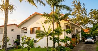 ensemble immobilier avec maison et logement indépendant