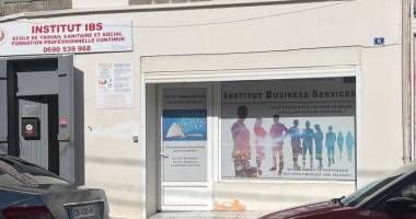 centre-ville de basse-terre   local commercial ou professionnel    accessible pmr