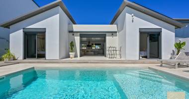 villa floé'a – Élégance contemporaine, piscine au sel et vue sur l’ouverture du cirque de cilaos la rivière saint-louis (525000€)