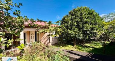 saint joseph 97480 - villa f5 À Étage - entretenue - beaux volumes - vaste terrain - quartier recherchÉ