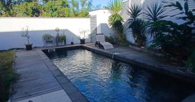 a louer belle villa moderne de type f4 avec piscine sur la ravine à marquet à la possession