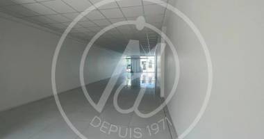 2000 € ht hc -a louer local commercial de 100m2 à jarry
