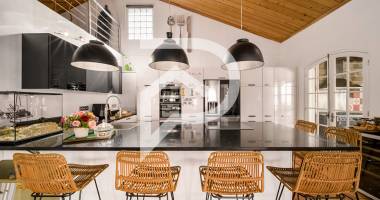villa de charme rénovée avec cachet créole et confort contemporain