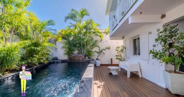 rare ! en exclusivitÉ à saint-pierre dans ruelle discrète, maison de ville de 156 m2 avec piscine - réf. 264712