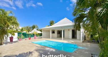 maison f4 de 114 m2 avec garage, piscine, citerne et jardin clos de 580 m2