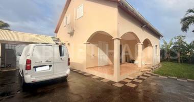 a vendre - une maison f5/6 de 153.28 m2 environ - saint-joseph - 245 000 €