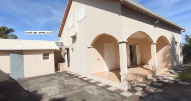 villa f4/f5 de 150 m2 à étage